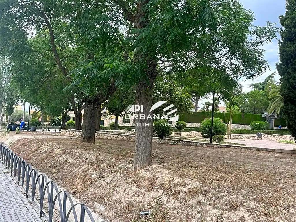 Terreny residencial en venda a La Calzada