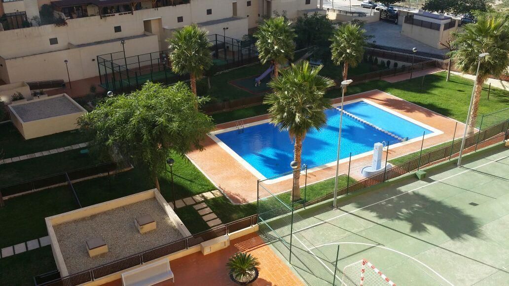 Piscina de Piso de alquiler en Alicante / Alacant con Calefacción, Parquet y Terraza
