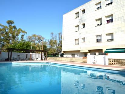 Swimming pool of Apartment for sale in Vilanova i la Geltrú  with Air Conditioner, Terrace and Furnished