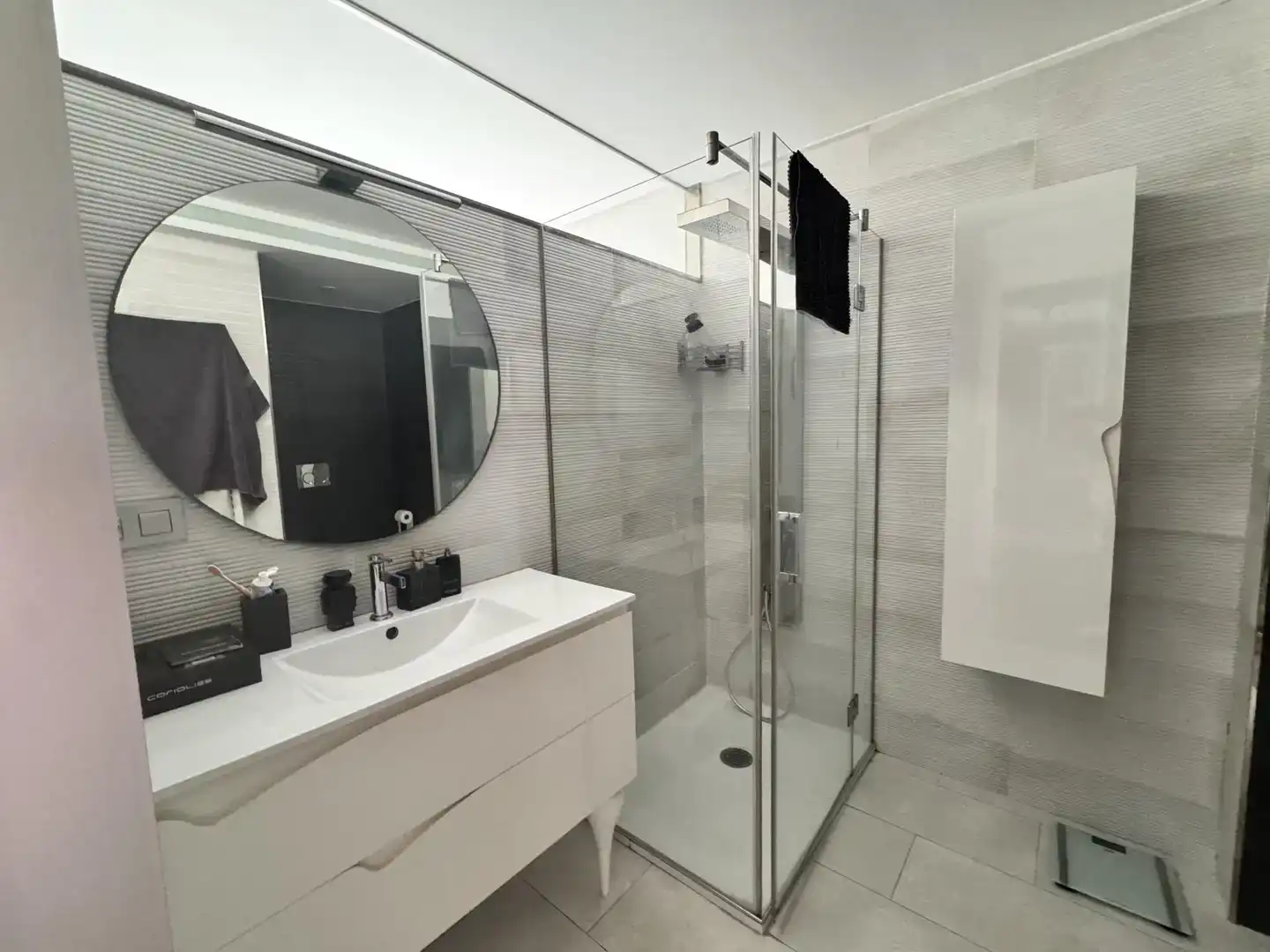 Bathroom of Flat for rent in Recatelo - O Carme