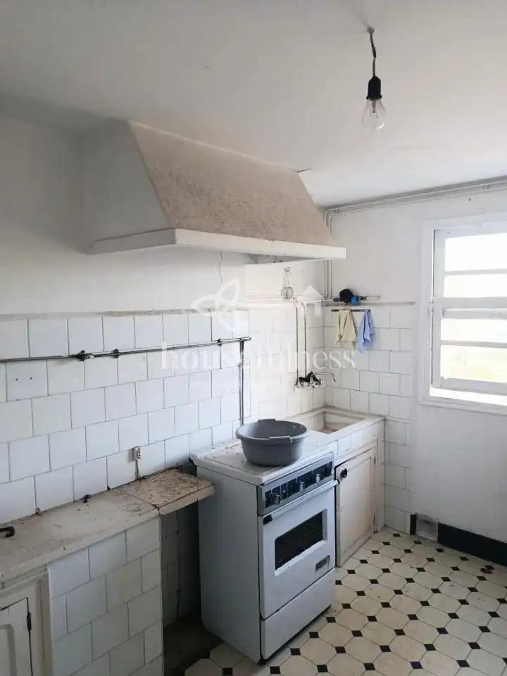 Cocina de Edificio en venta en Ferrol