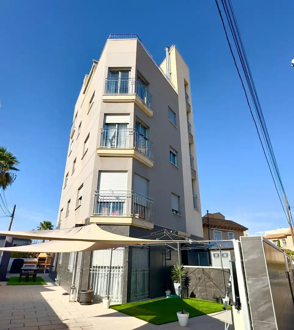 Außenansicht von Gebäude zum Verkauf in Torrevieja