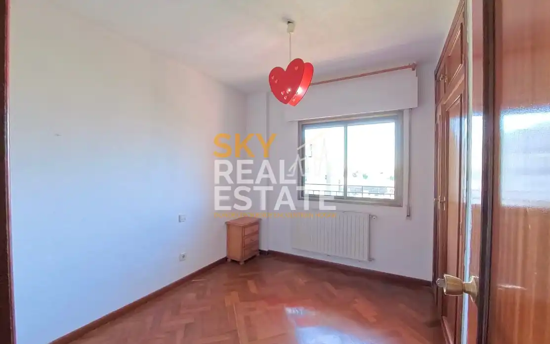Bedroom of Flat for sale in Fuenlabrada  with Air Conditioner, Furnished and Balcony