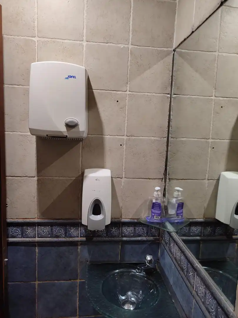 Baño de Local de alquiler en Cartes con Aire acondicionado y Amueblado
