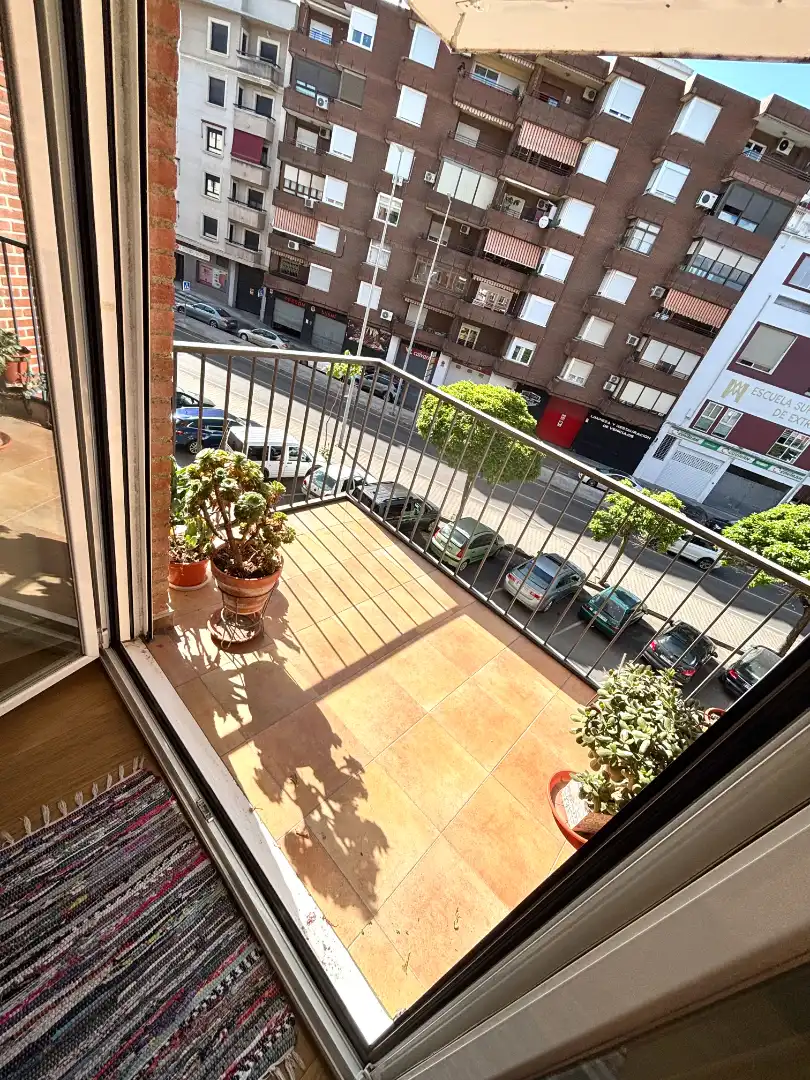 Terrasse von Wohnung zum Verkauf in Plasencia mit Klimaanlage, Heizung und Parkett