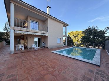 Casa en venda a Montmar
