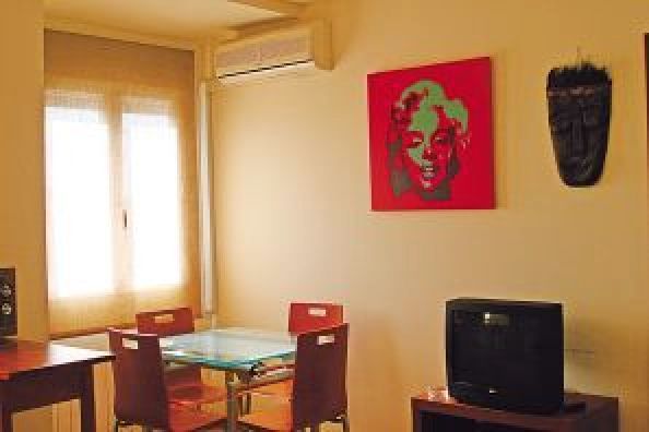 Habitación de Piso de alquiler en  Zaragoza Capital con Calefacción, Parquet y Amueblado