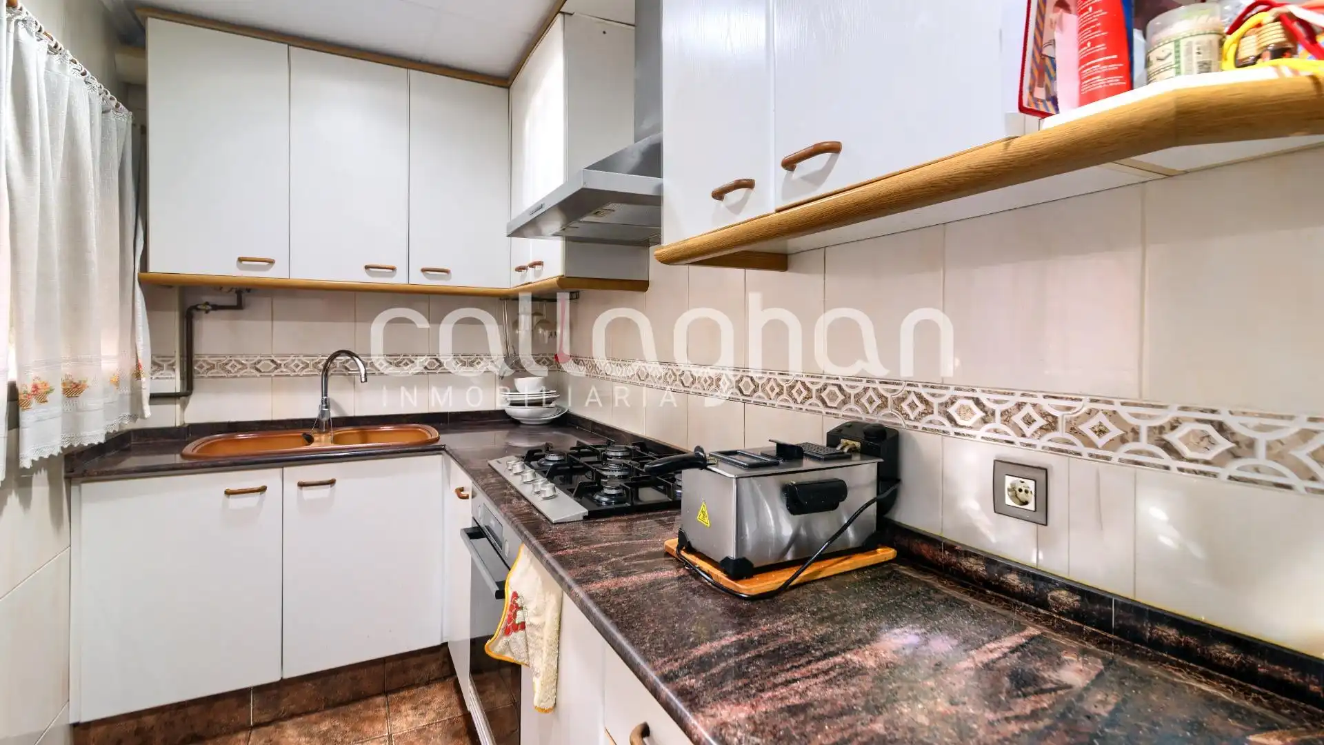 Kitchen of Flat for sale in Silla  with Air Conditioner, Heating and Balcony