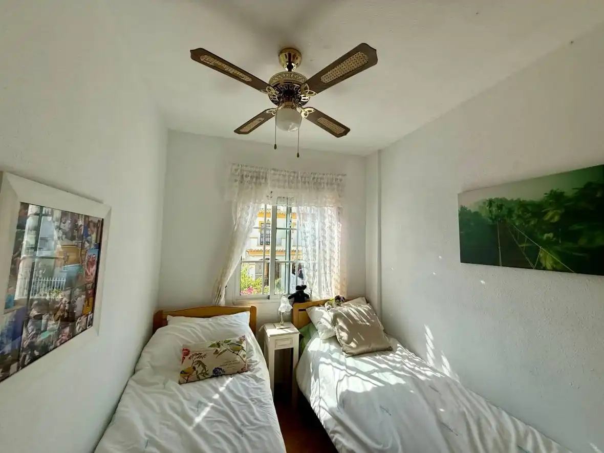 Schlafzimmer von Wohnungen zum Verkauf in Santa Pola mit Heizung, Terrasse und Schwimmbad