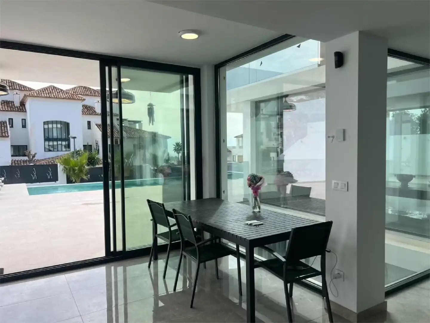 Villa con piscina in vendita a Golf Bahía, imagen 24