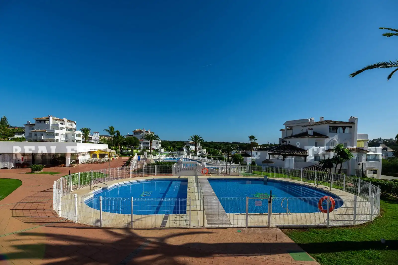 Swimming pool of Apartments for sale in Marbella  with Air Conditioner, Terrace and Furnished