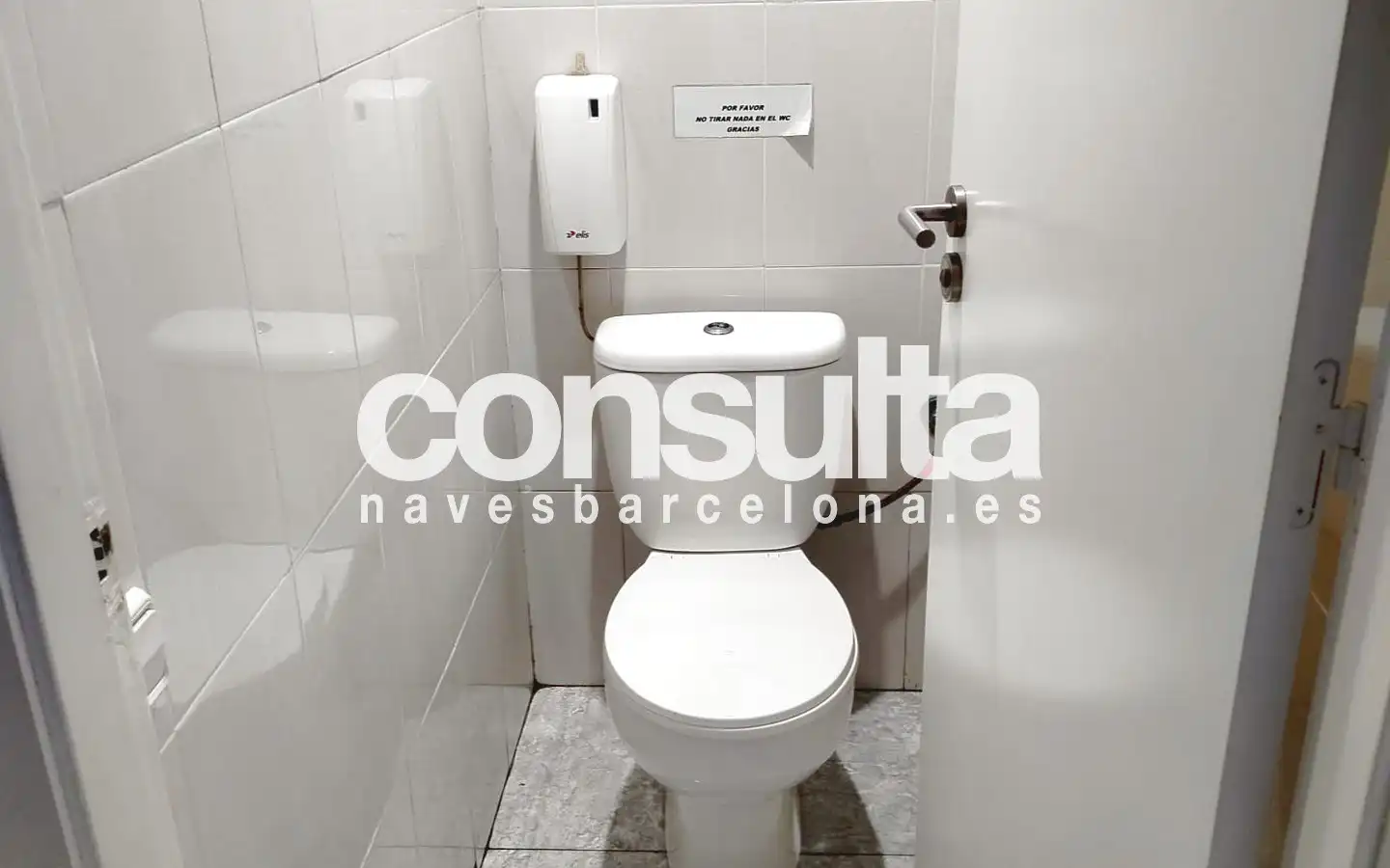 Badezimmer von Fabrikhallen zur Miete in Gavà
