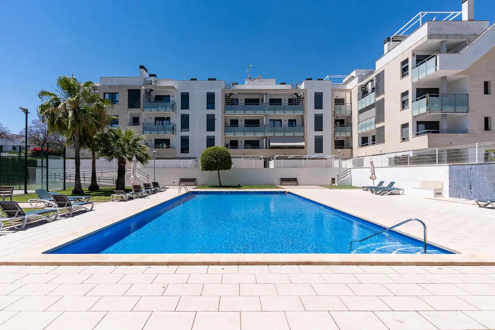 Piscina de Planta baixa en venda en  Palma de Mallorca amb Jardí privat, Terrassa i Piscina comunitària