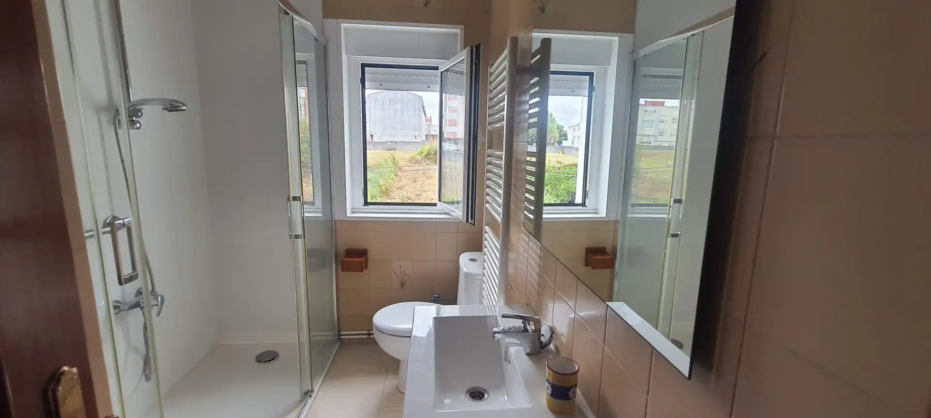 Baño de Piso en venta en Carballo con Calefacción, Parquet y Amueblado
