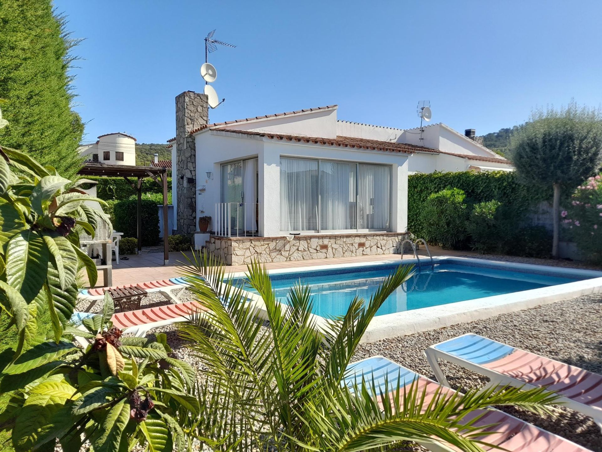 Exterior view of Single-family semi-detached for sale in L'Estartit  with Private garden, Swimming Pool and Furnished