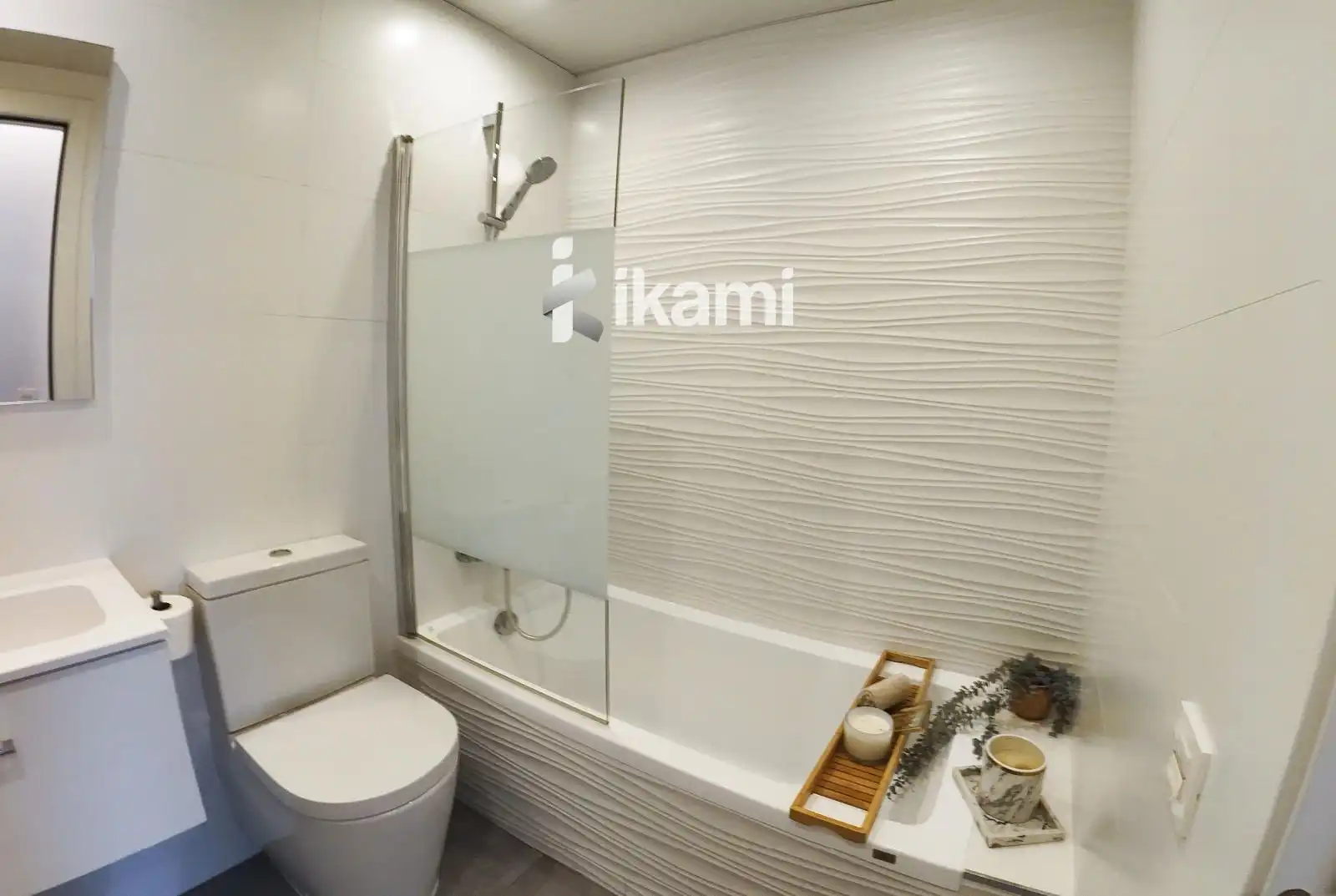 Bathroom of Duplexes for sale in Sant Just Desvern  with Air Conditioner, Heating and Terrace