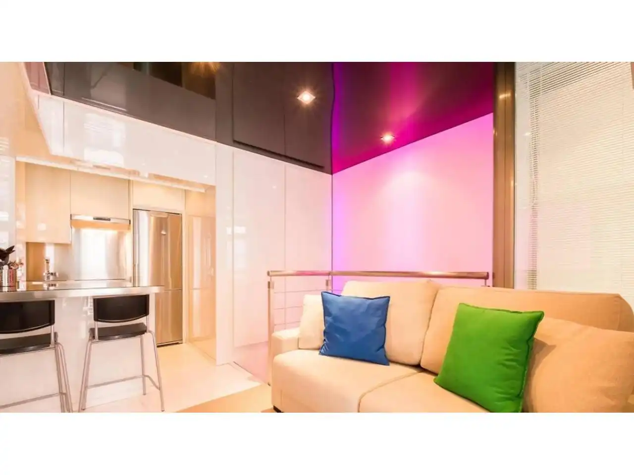 Sala d'estar de Estudi en venda en Barcelona amb Aire condicionat, Calefacció i Parquet