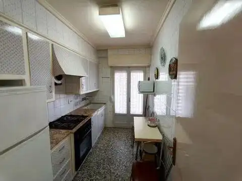 Küche von Wohnung zum Verkauf in Santa Pola mit Terrasse und Abstellraum