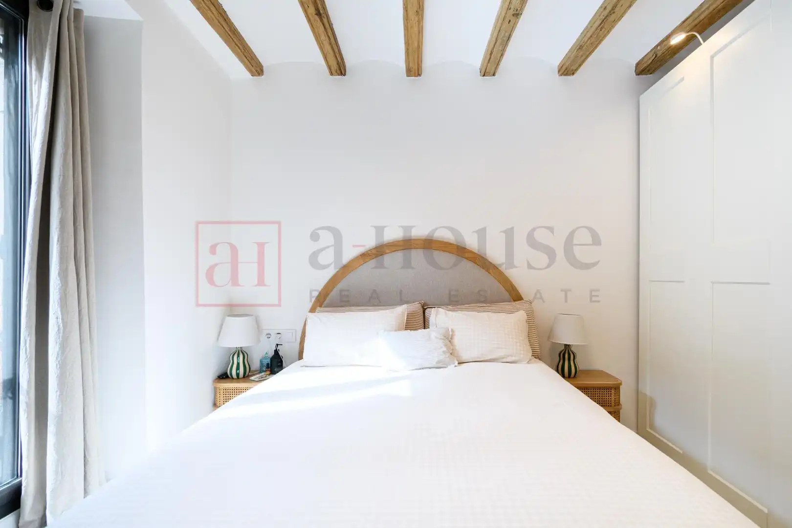 Bedroom of Flat for sale in Barcelona  with Air Conditioner, Heating and Storage room