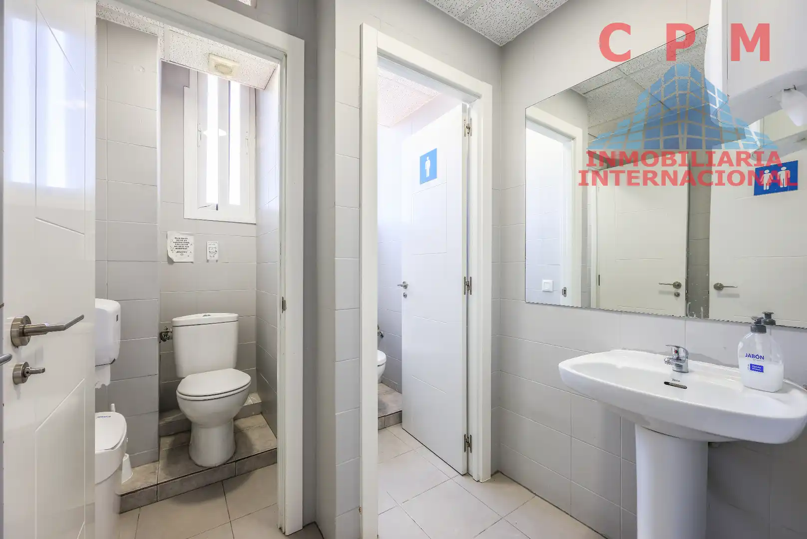 Baño de Oficina de alquiler en Madrid con Aire acondicionado y Calefacción