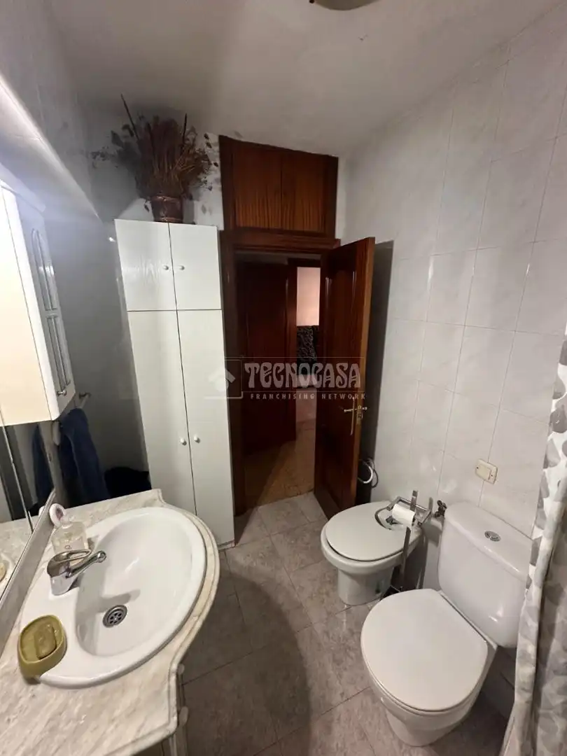 Baño de Piso en venta en Madrid con Calefacción, Terraza y Balcón