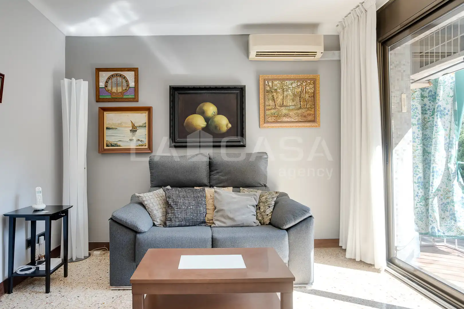 Sala de estar de Piso en venta en Barcelona con Calefacción, Trastero y Balcón