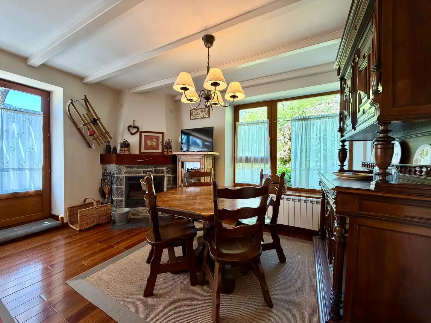 Comedor de Piso en venta en Naut Aran con Calefacción, Parquet y Terraza