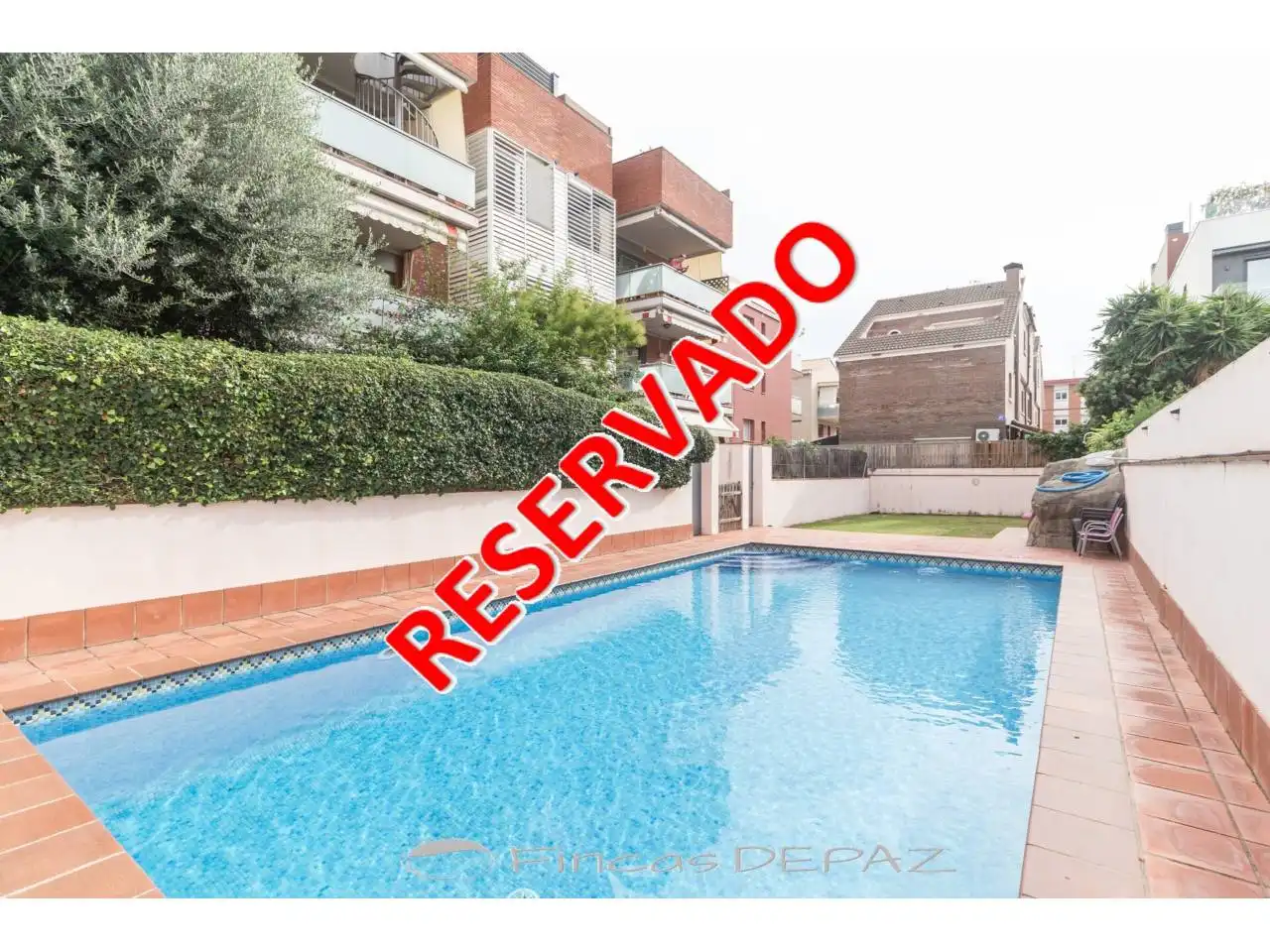 Pis amb piscina en venda a Centre