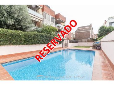 Piso con piscina en venta en Centre