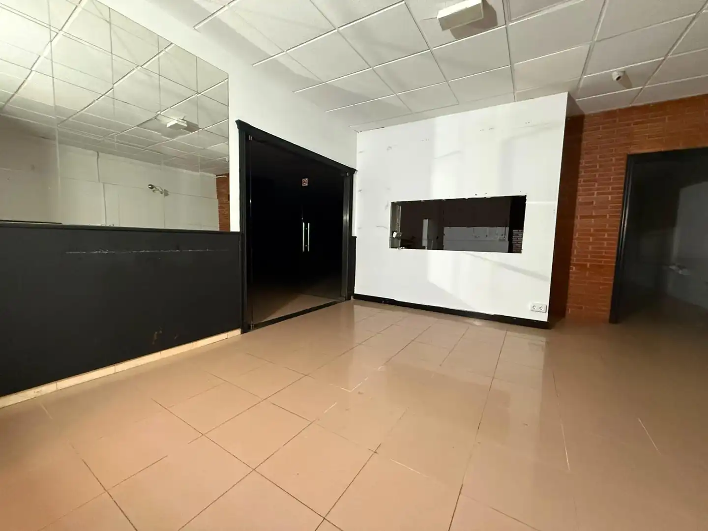 Local comercial en venta en Montigalà - Sant Crist, imagen 6