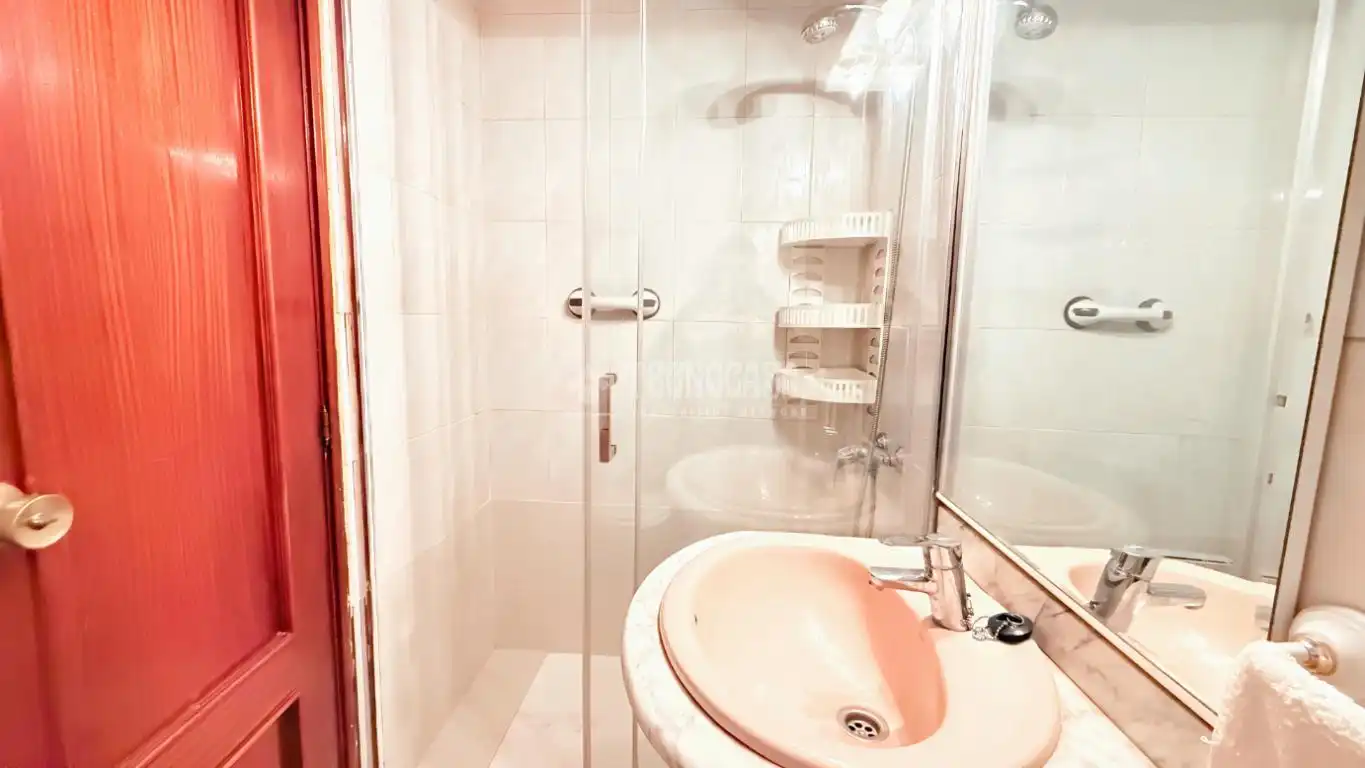 Pis en venda a Calle de Joaquín Turina, Buena Vista