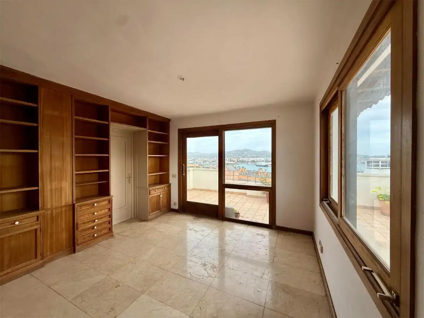 Living room of Flat for sale in Eivissa  with Air Conditioner, Parquet flooring and Storage room