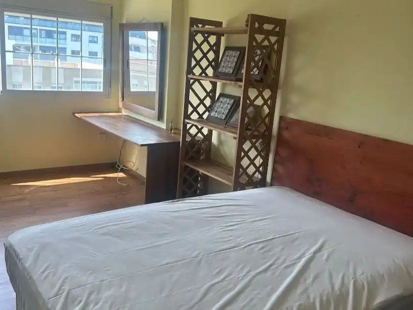 Schlafzimmer von Wohnung zur Miete in Valencia mit Klimaanlage, Heizung und Parkett