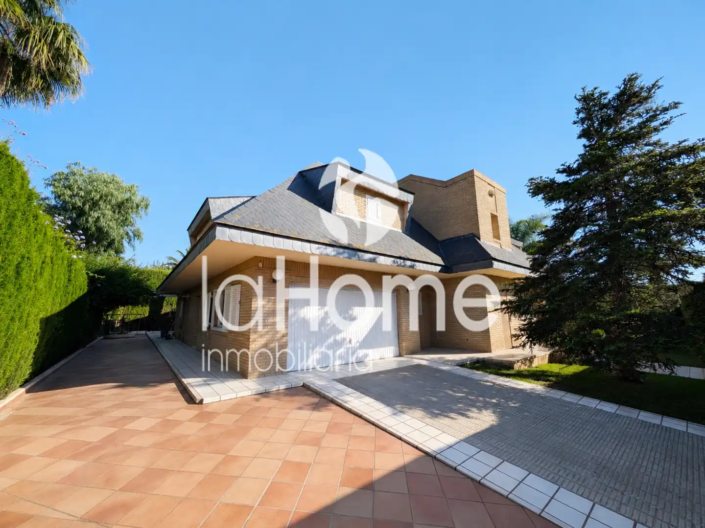 Vista exterior de Casa o chalet en venta en L'Eliana con Aire acondicionado, Calefacción y Jardín privado