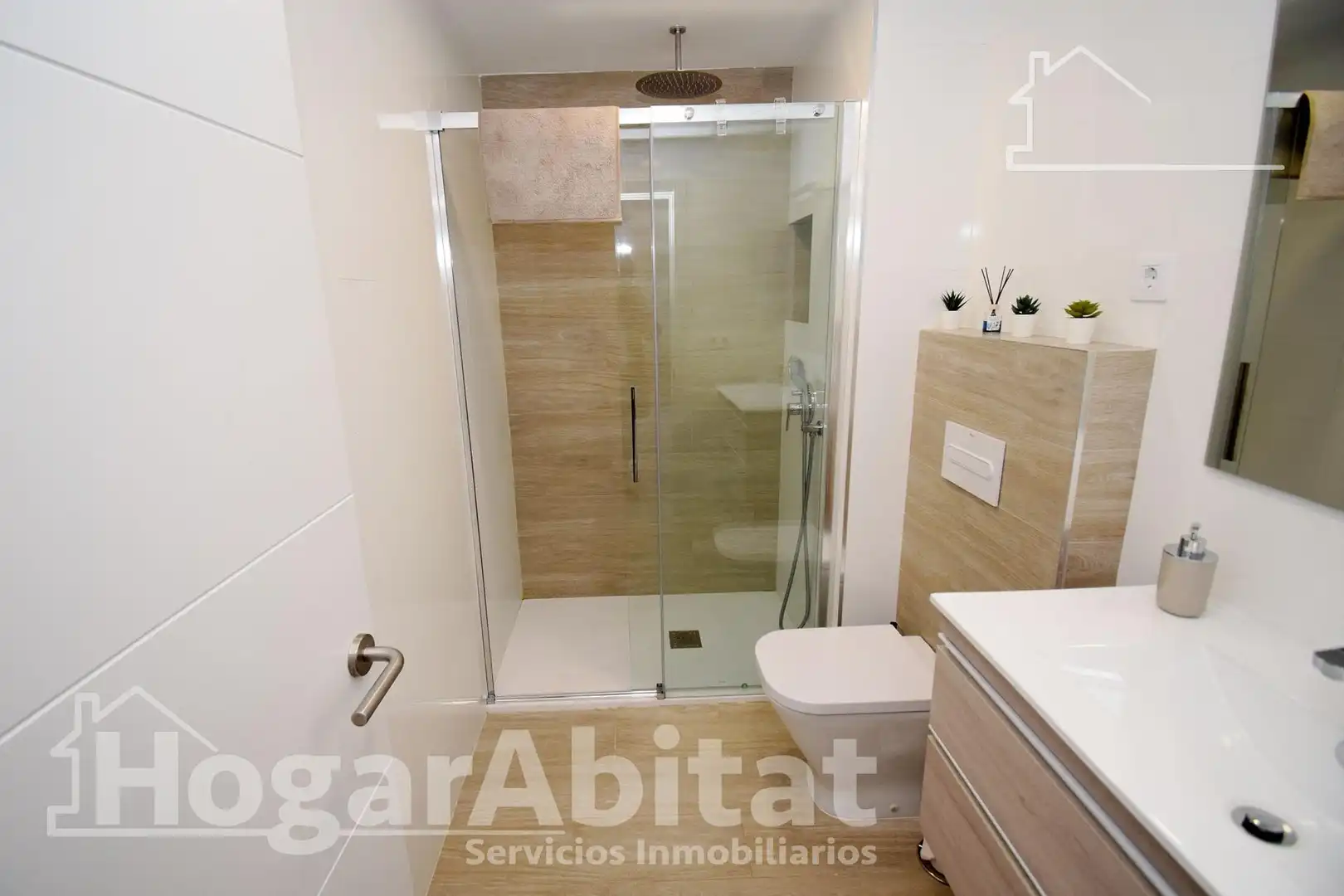 Badezimmer von Dachboden zum Verkauf in Burriana / Borriana mit Klimaanlage, Heizung und Terrasse