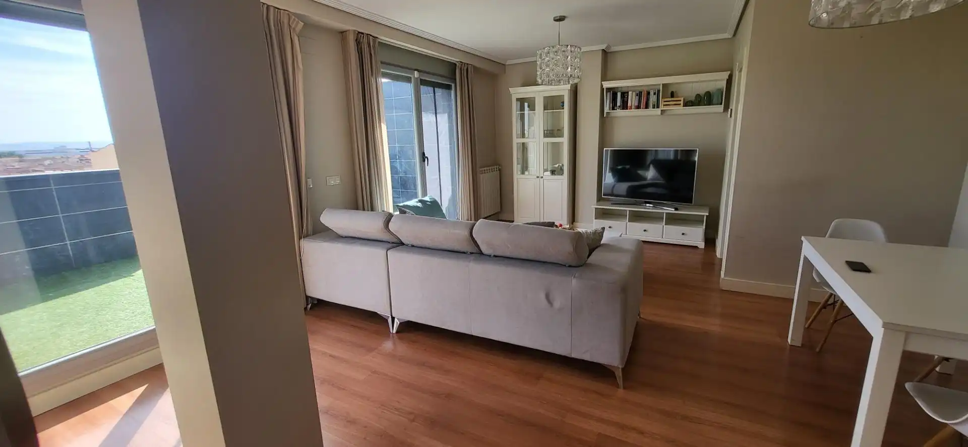 Attic for rent in Feria