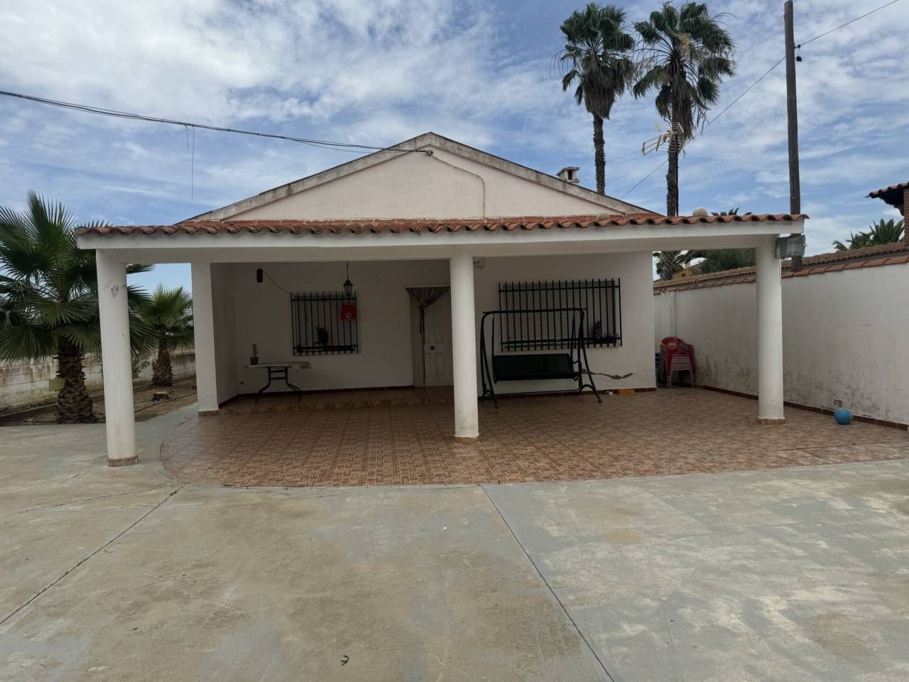 Vista exterior de Finca rústica en venda en Villanueva de la Serena amb Aire condicionat, Jardí privat i Piscina