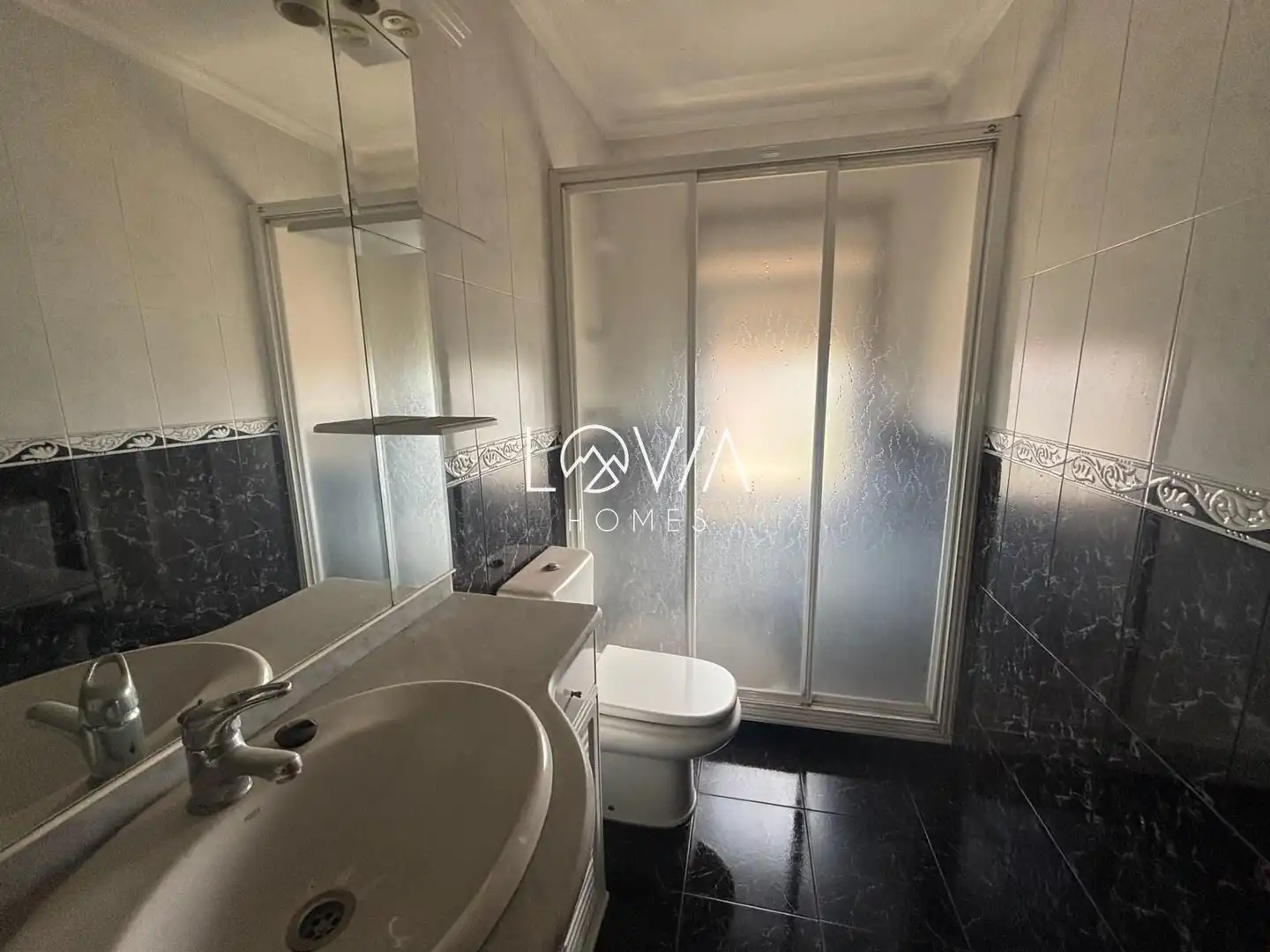 Bathroom of Flat for sale in Castrillón