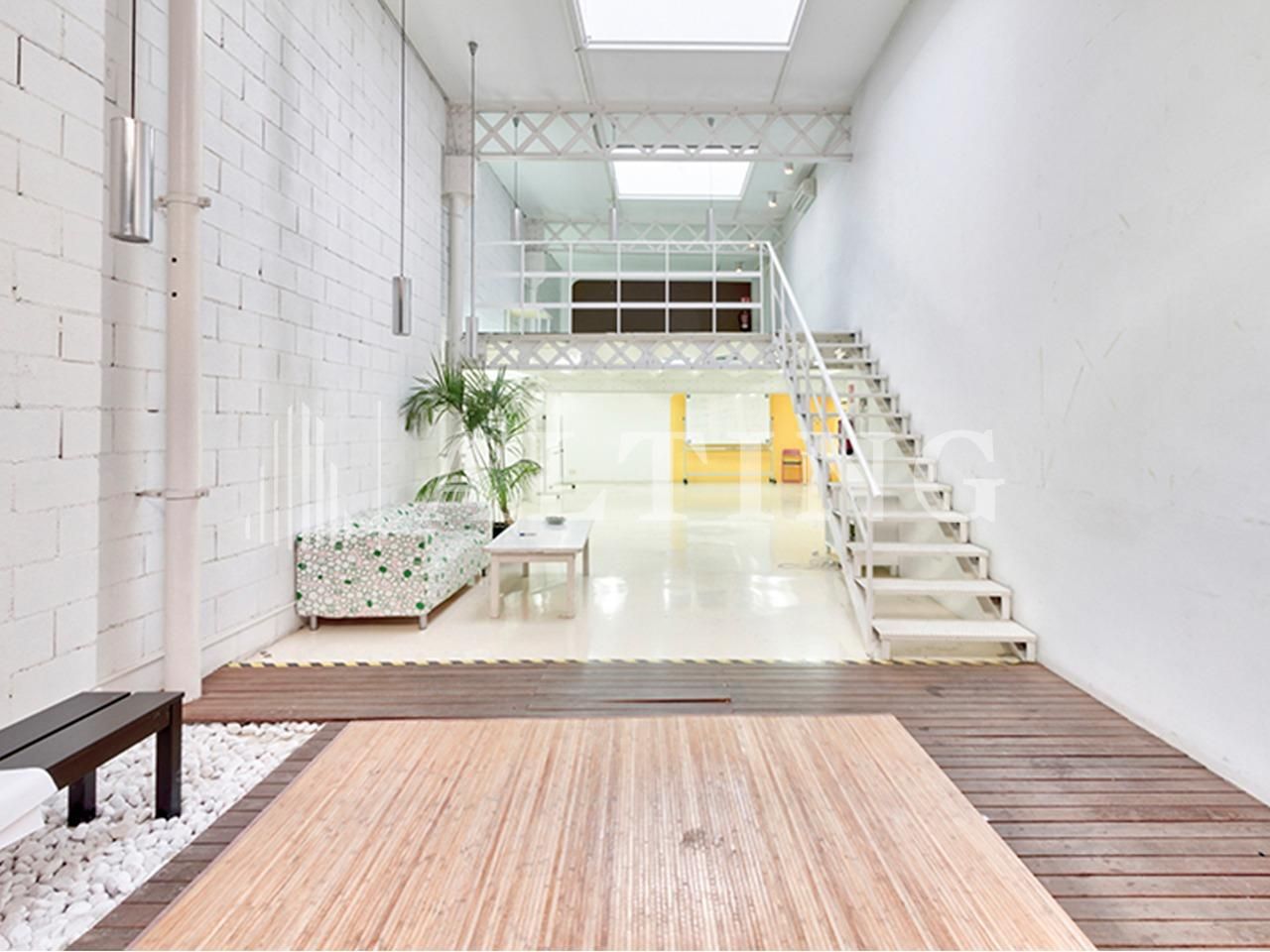 Exterior view of Premises to rent in  Barcelona Capital  with Air Conditioner and Furnished