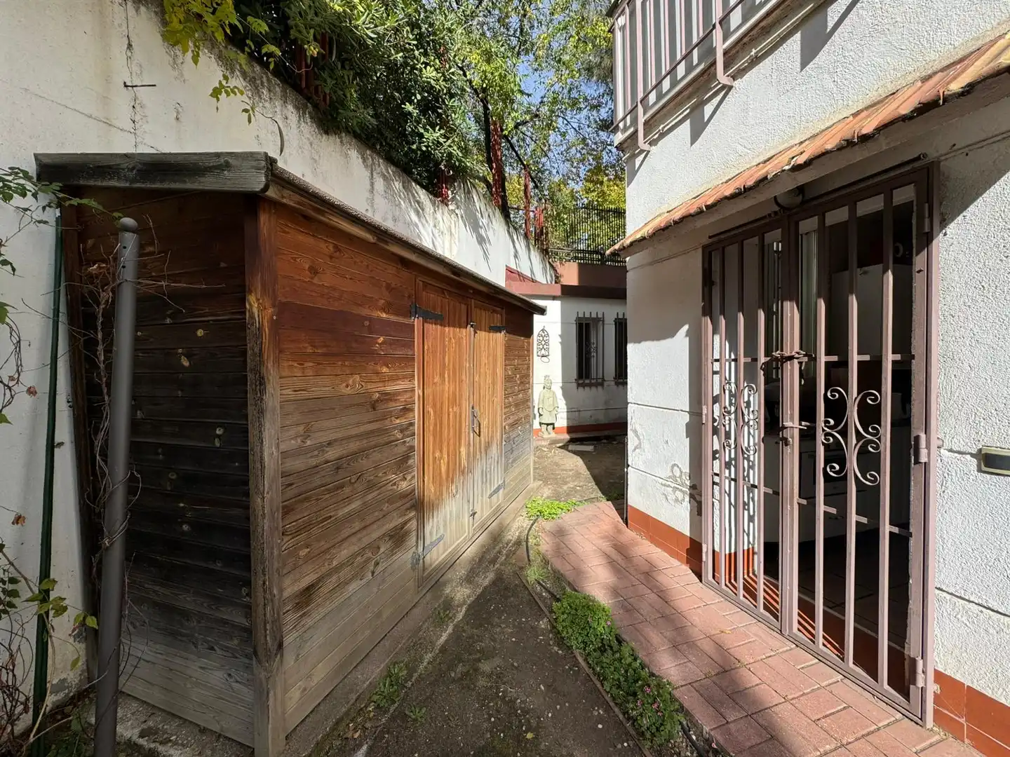 Vista exterior de Casa o chalet en venta en Madrid con Calefacción y Jardín privado