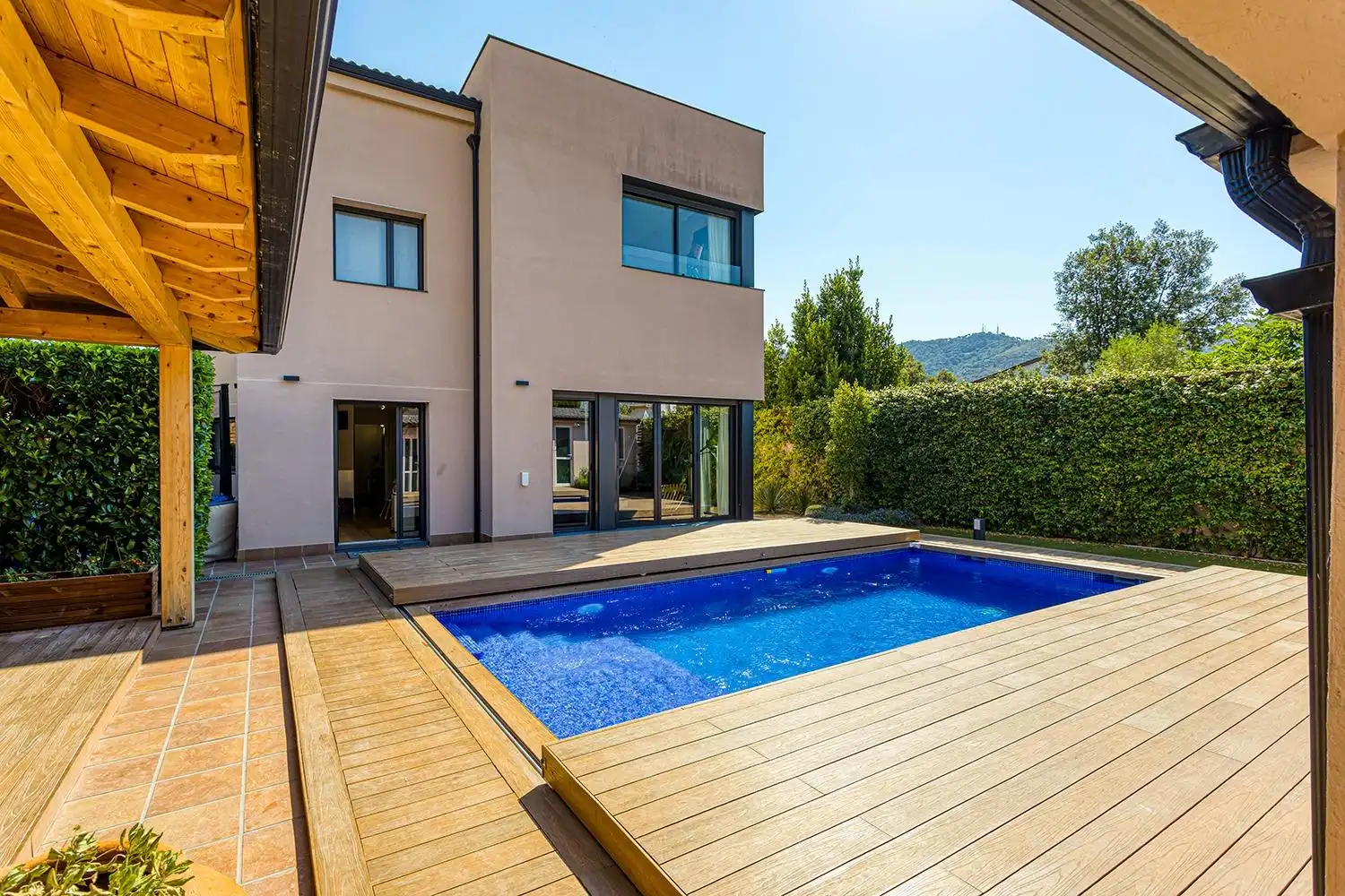 Piscina de Casa o xalet en venda en La Torre de Claramunt amb Jardí privat, Terrassa i Traster
