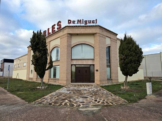 Nave industrial en Venta en Antonio Machado en Orgaz