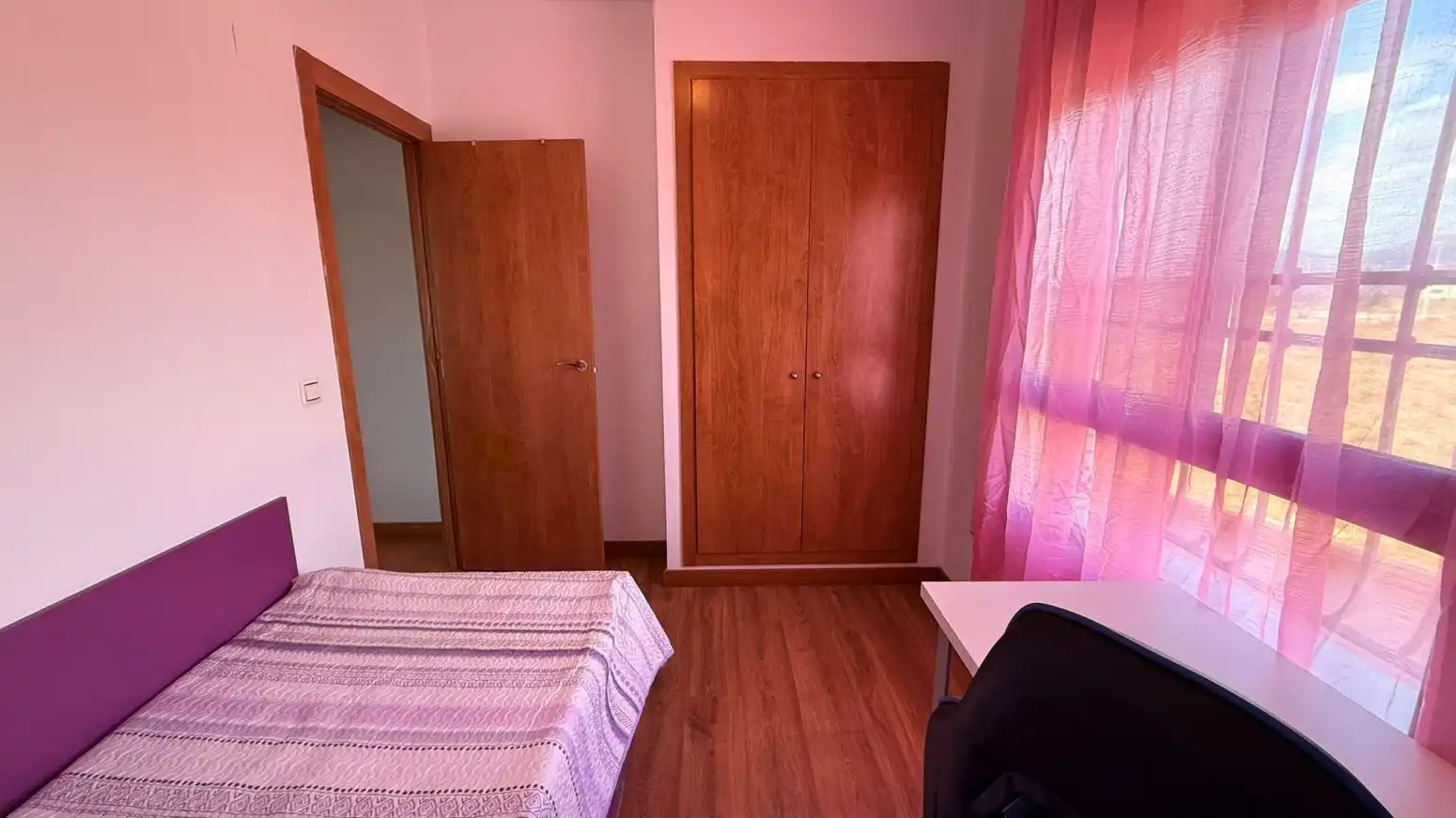Schlafzimmer von Wohnung zur Miete in Sagunto / Sagunt mit Klimaanlage und Möbliert
