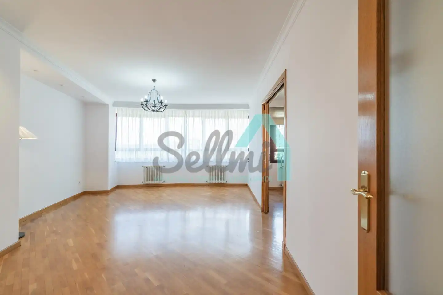 Sala de estar de Piso de alquiler en Oviedo  con Calefacción, Parquet y Terraza