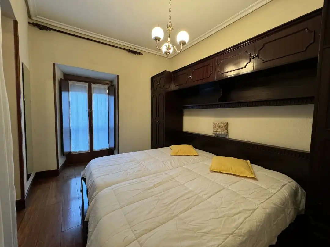 Habitación de Piso en venta en Bergara con Calefacción, Jardín privado y Amueblado