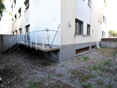 Vista exterior de Planta baixa en venda en Vilanova i la Geltrú amb Aire condicionat, Terrassa i Balcó