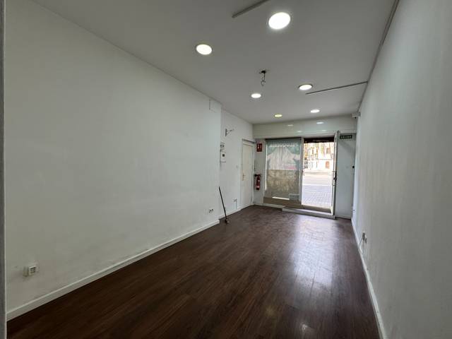 Local comercial en Alquiler en Avinguda Meridiana en El Clot