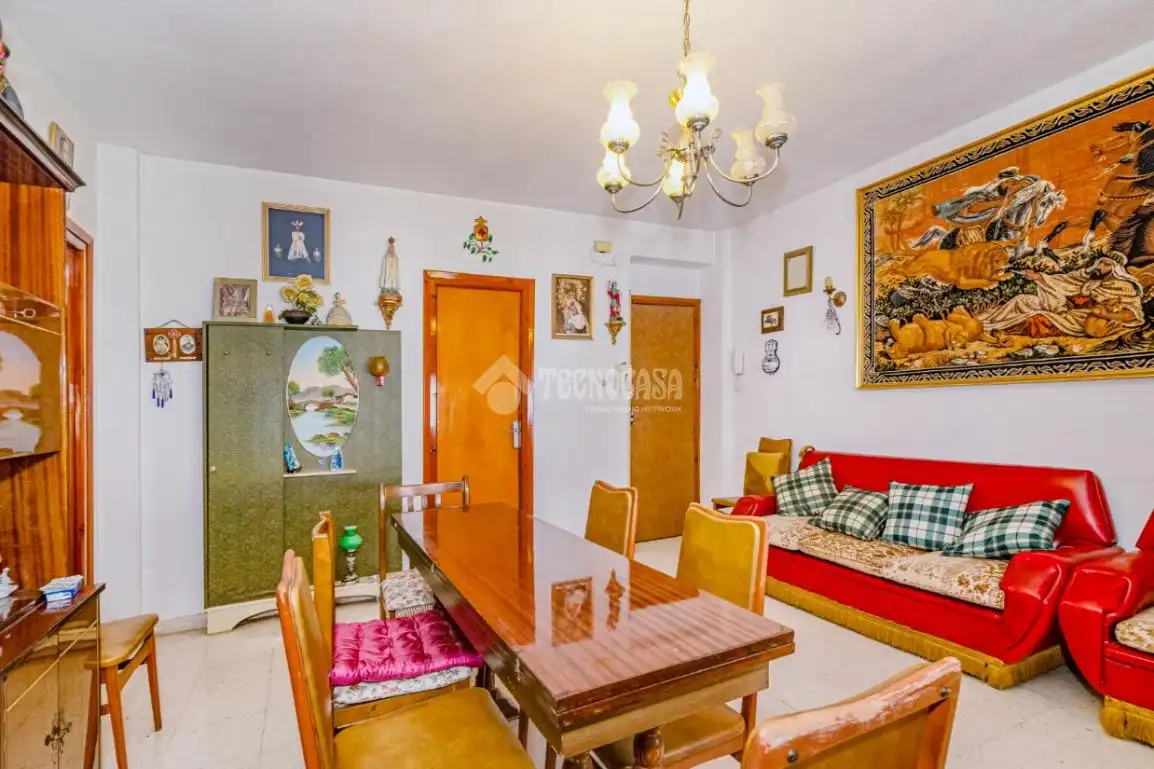 Sala de estar de Piso en venta en Granada con Calefacción, Amueblado y Balcón