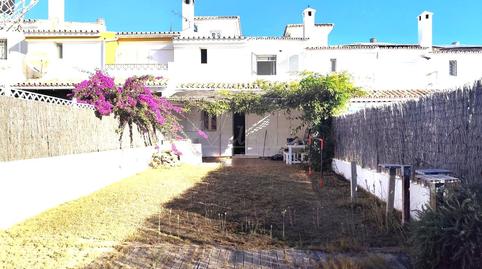Foto 2 de Casa adosada en venda a Urbanización Altos de la Cañada, San Enrique - Guadiaro -  Pueblo Nuevo, Cádiz