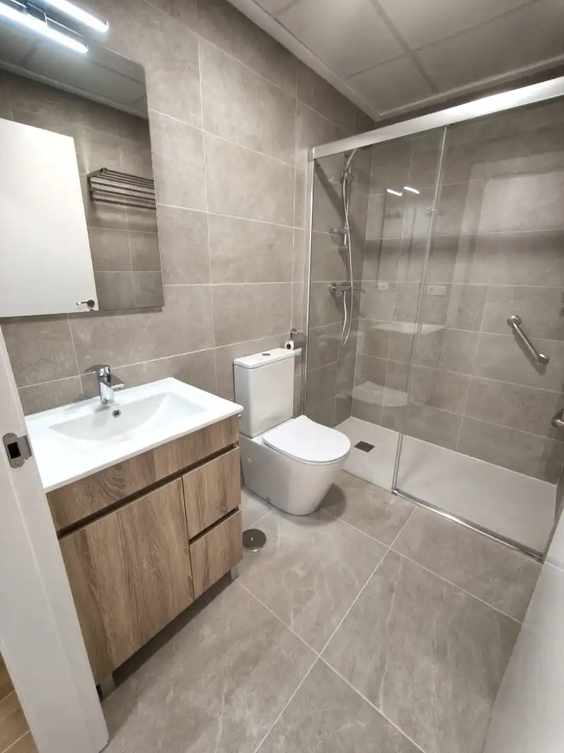 Bathroom of Flat for rent in Albacete  with Air Conditioner, Heating and Storage room